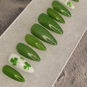 St. Patrick's Day press on nails image 1