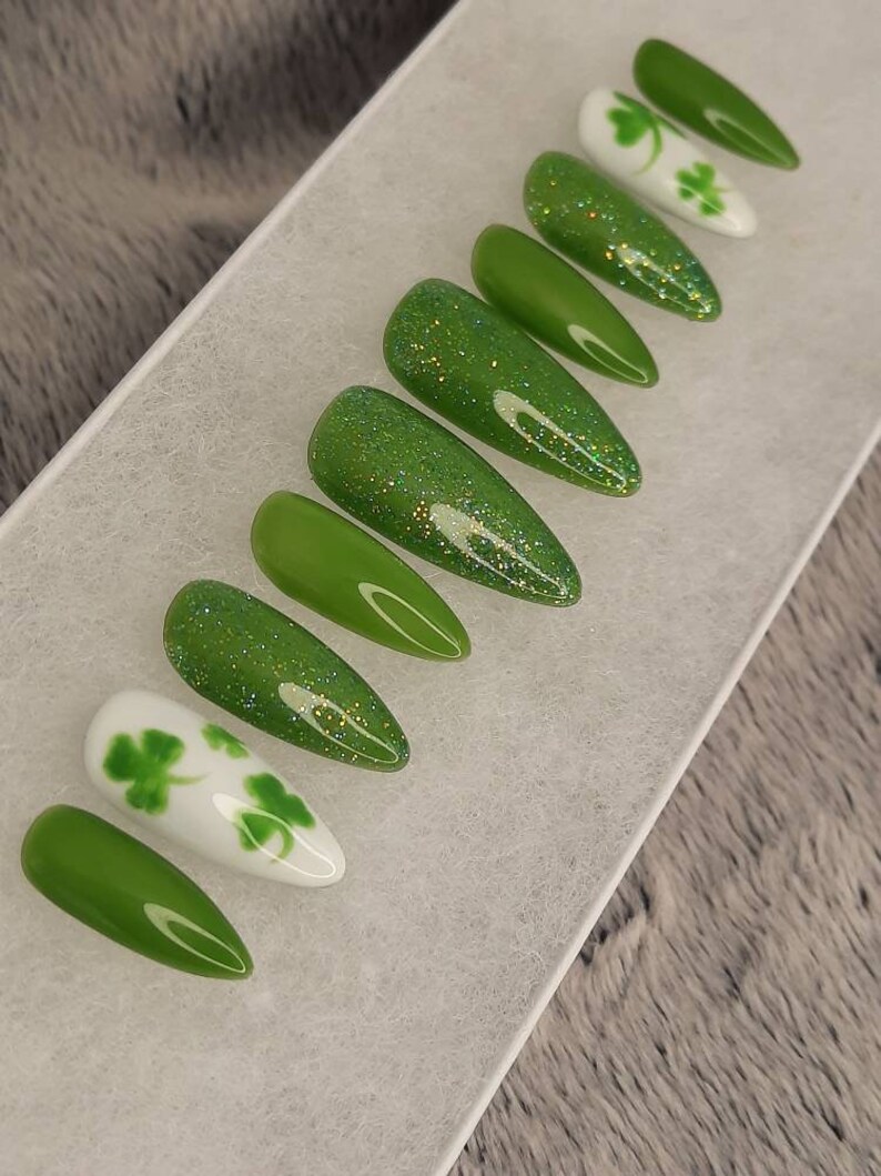 St. Patrick's Day press on nails image 1