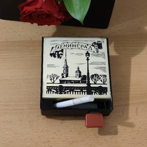Portasigarette "Leningrado" con iscrizione dell'URSS, distributore vintage sovietico, scatola di sigarette vintage, custode del tabacco