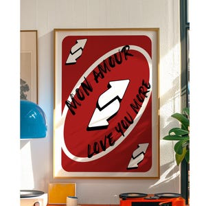 Stampa artistica da parete retrò rossa, stampa Love You More, arte murale con carte da gioco, arredamento massimalista, arredamento per stanze indie, arte murale preppy, arredamento per stanze Y2K