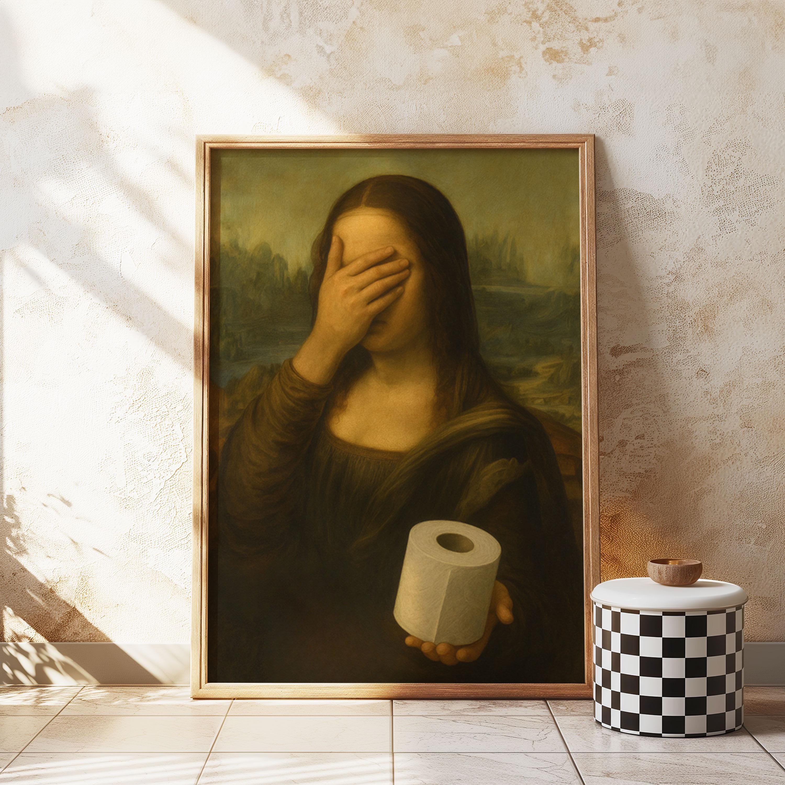 WBdesignz Lustiges Poster – Mona Lisa mit Klobürste und Toilettenpapierhut – Ironische Kunst-Parodie als Wanddeko für Gäste-WC, Badezimmer oder Toilette (DIN A4) – ohne Rahmen