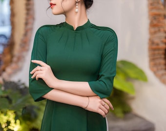 Elegant Green Vietnamese Ao Dai – Modern Classic Silk Long Dress