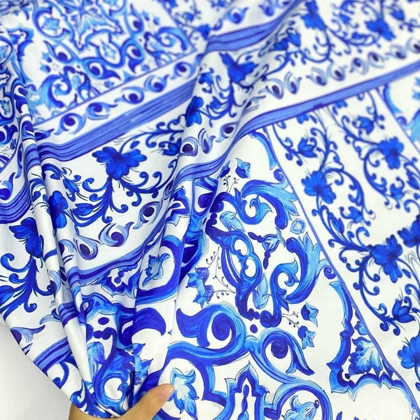 Tissu en coton imprimé majolique en coupon avec ornement de tuile sicilienne, vêtement en coton bleu Tissu italien pour robe d'été, costume
