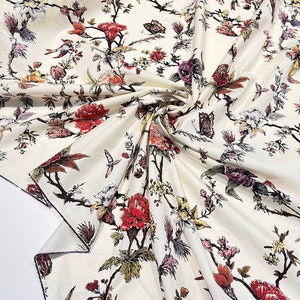 Tessuto di cotone italiano tagliato su misura con stampa di fiori e uccelli, tessuto di cotone di alta qualità con stampa floreale per abiti estivi immagine 1