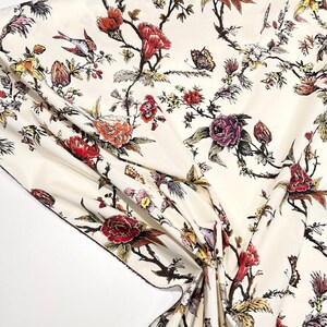 Tessuto di cotone italiano tagliato su misura con stampa di fiori e uccelli, tessuto di cotone di alta qualità con stampa floreale per abiti estivi immagine 6