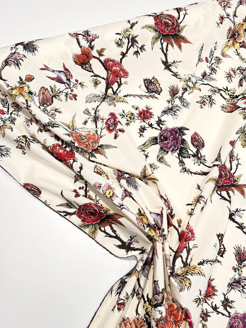 Tessuto di cotone italiano tagliato su misura con stampa di fiori e uccelli, tessuto di cotone di alta qualità con stampa floreale per abiti estivi immagine 6