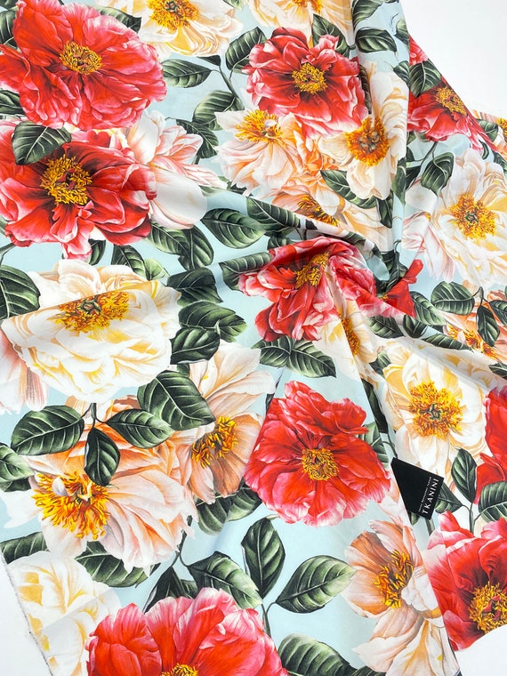 Cotton Poplin Designer Fabric by the Yard With Flowers Print, Large Floral  Print Sewing Fabric, Clothing Fabric 