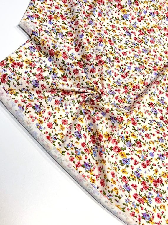 Italian jersey fabric by the yard with small flowers print, floral apparel  viscose knitwear fabric for sewing golf, dress