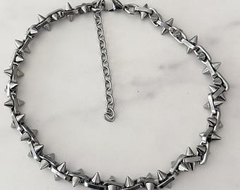 Spiked Luxe – ステンレススチール製スパイクネックレス | チャンキーなオルタナティブパンクチェーンチョーカー | Y2Kグランジストリートウェアジュエリー（メンズ＆レディース） | ステートメントフィット