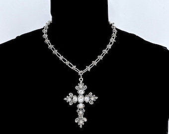 ANGÉLIQUE --- High Quality Stainless Steel Barbed Wire Cross Charm Necklace