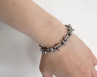 Pulsera de acero inoxidable con púas, estilo punk, joyería gótica urbana, pulsera con estilo para hombres y mujeres.
