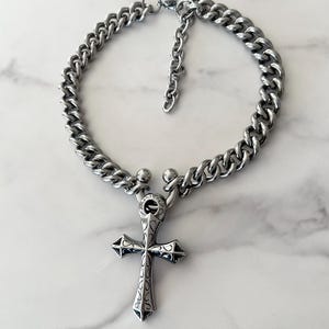 HEAVENLY - Stainless Steel Chain with Gothic Cross and Surgical Circular Horseshoe Barbell Nose Ring Piercing Necklace Punk Edgy Goth y2k