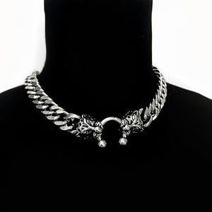 Prédateur sournois - Chaîne en acier inoxydable avec panthère, joint torique animal, anneau en U, collier central, cadeau de piercing pour hommes et femmes, superposition des années 2000