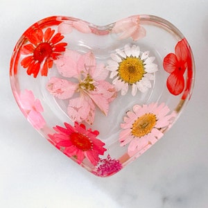 Heart Shaped Resin Ring Dish with real dried flowers image 3
