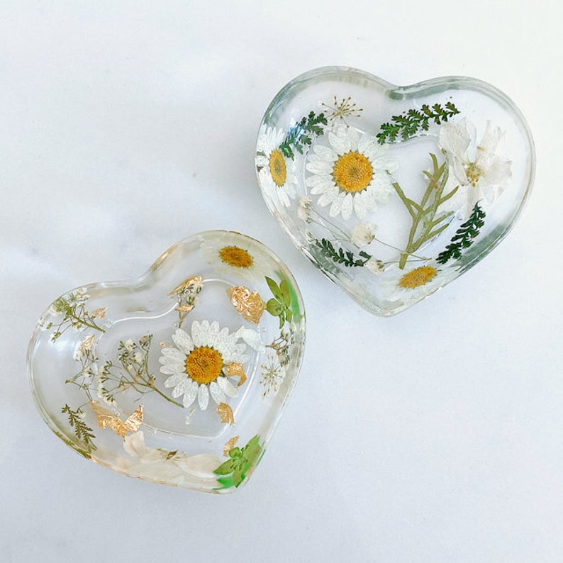 Heart Shaped Resin Ring Dish with real dried flowers white