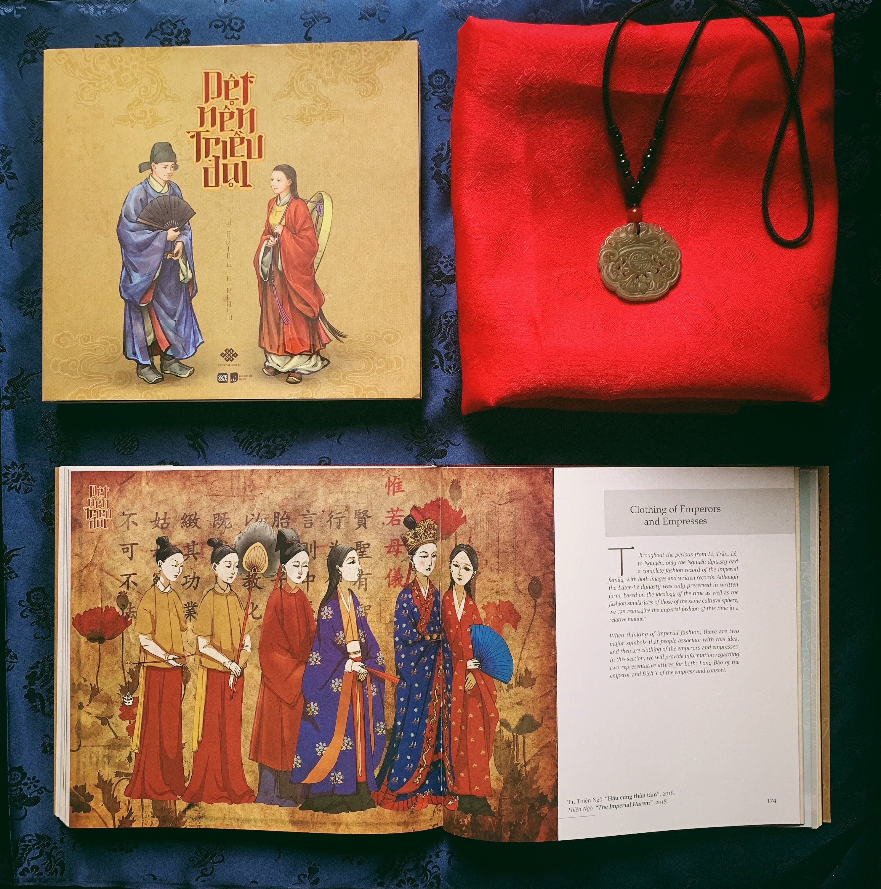 Book weaving a Realm dệt Nên Triều Etsy