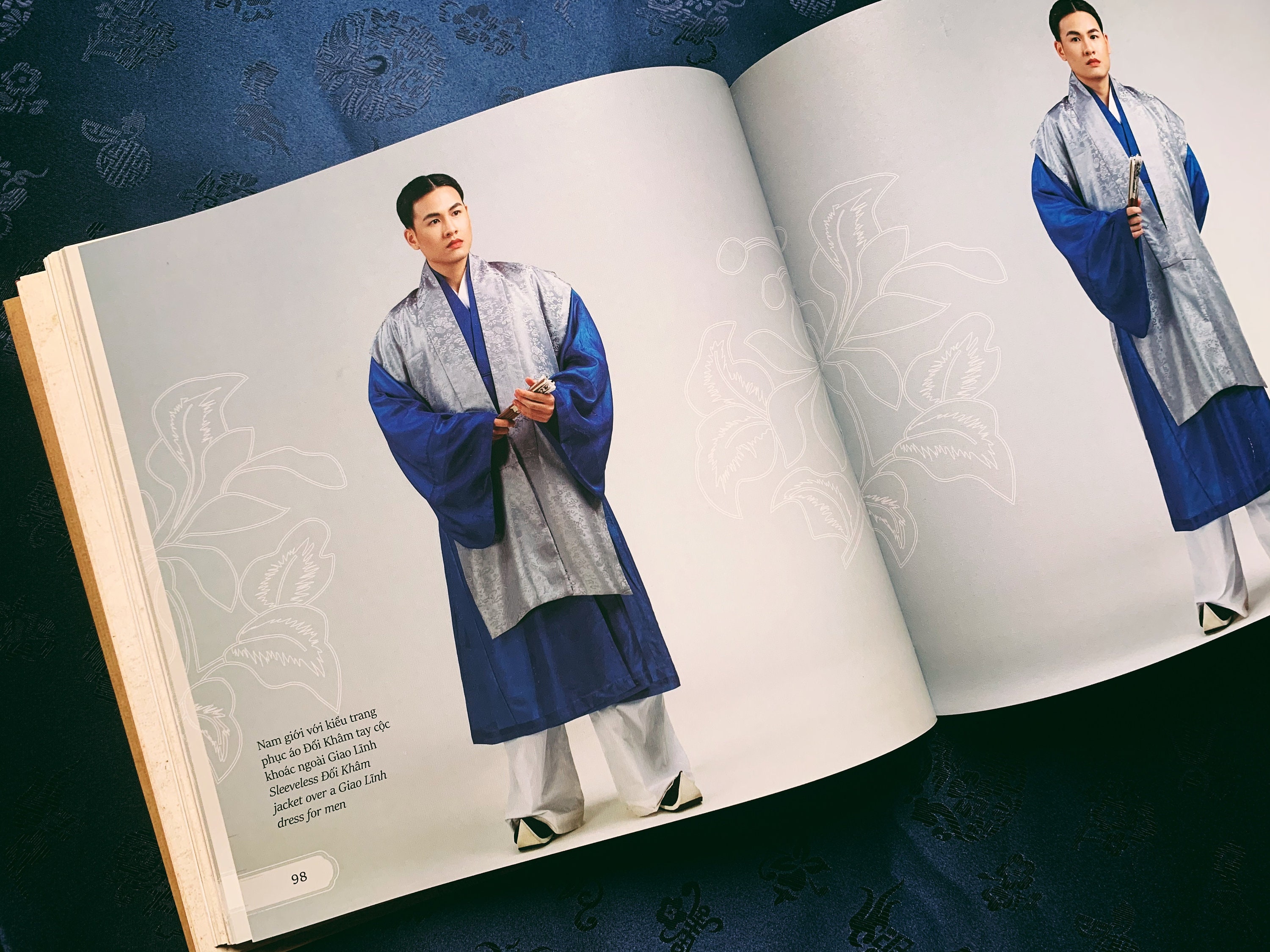 Book weaving a Realm dệt Nên Triều Etsy