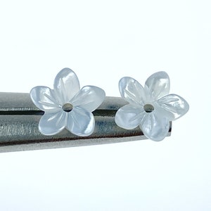 Flower Bowl Beads Natural White Mother of Pearl Hand Carved  5-petal Floral For Bridal Jewelry WM-0034-8