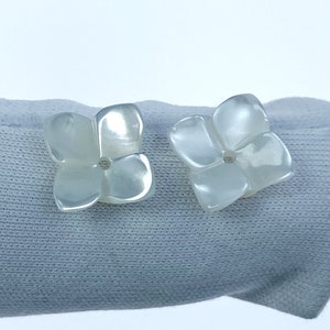 Flower Bowl Beads Natural White Mother of Pearl Hand Carved 4-petal Floral For Bridal Jewelry Making WM-0010-10