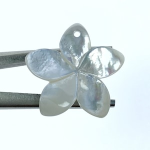 Plumeria Flower Beads White Mother Of Pearl Hand Carved Sea Shell DIY Bridal Jewelry Earrings Making Bohemian Minimalist Design WM-0196-25