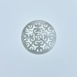 2pc 19mm Organic Hand Made White Mother of Pearl Filigree Round Pendants WM-0148