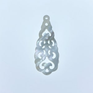 2pc Filigree Drop Mother Of Pearl Earring Making Dangle 35mm Jewelry Making Necklace Pendant Hand Carved Minimalist Natural Organic WM-0040