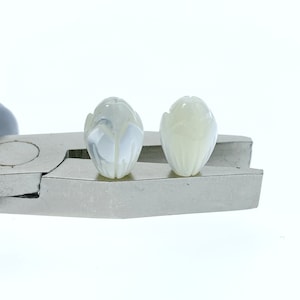 6pc 8mm x 11mm Hand Carved White Mother of Pearl Jasmine Flower Beads WM-0035
