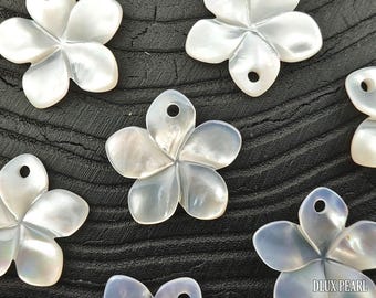 Plumeria Flower Beads White Mother Of Pearl Hand Carved 17mm WM-0196-17