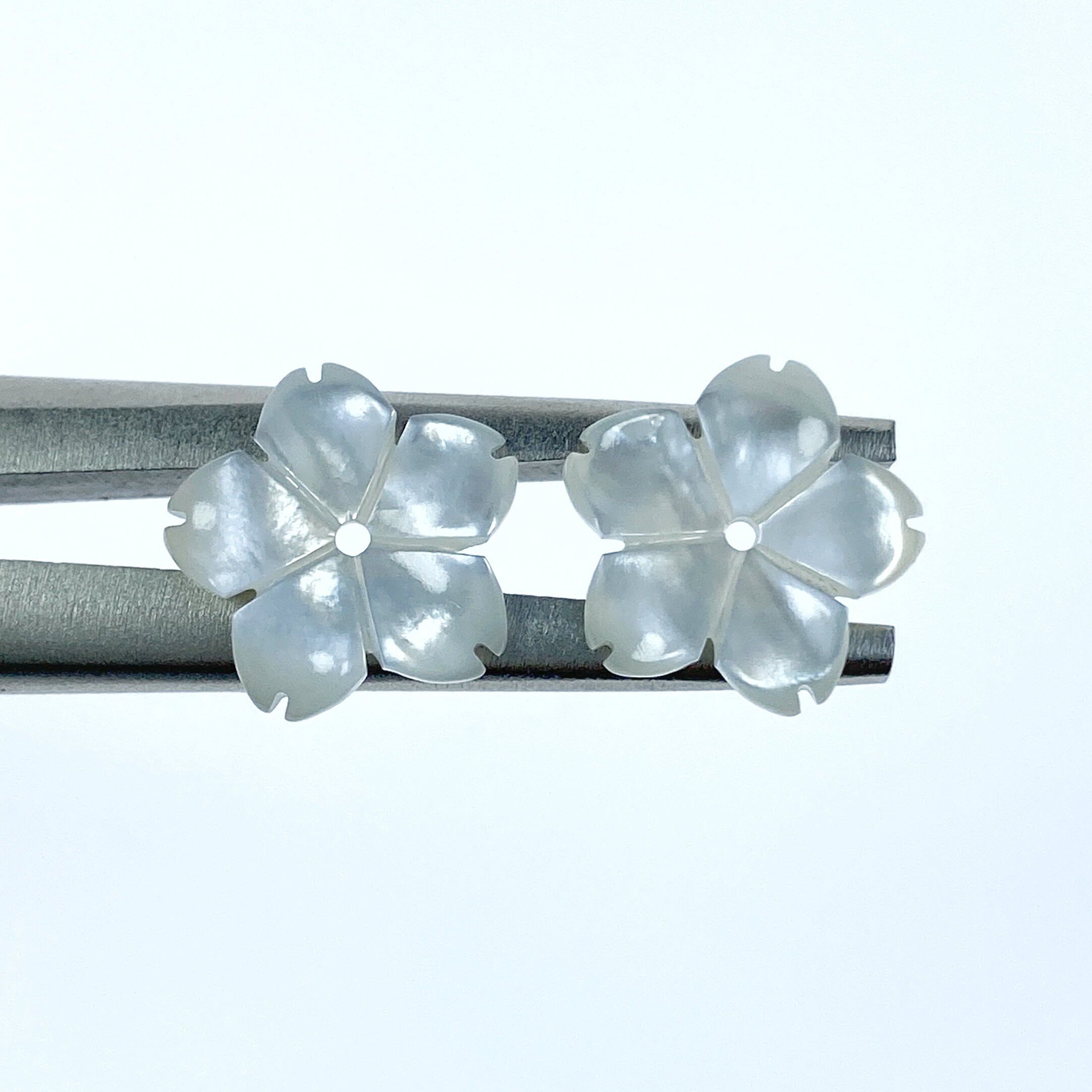 10pc 12mm Hand Carved White Mother of Pearl Sakura Flower