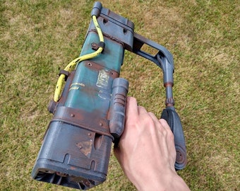 Fallout 3 laser pistol cosplay prop gun replica real size model.