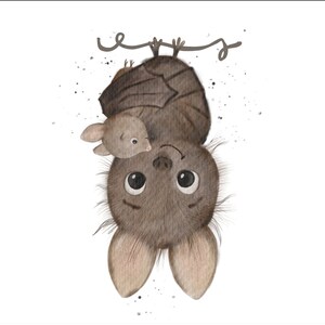 Könnte beinhalten: Eine Aquarell-Illustration einer braunen Fledermaus, die kopfüber an einem Ast hängt. Die Fledermaus hat große, runde Augen und eine kleine, braune Maus klammert sich an ihren Rücken.