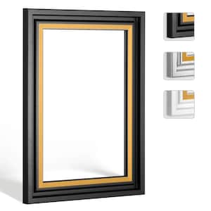 Könnte beinhalten: Ein schwarzer Bilderrahmen mit goldener Innenkante. Der Rahmen hat ein schlichtes, modernes Design und ist perfekt zum Ausstellen von Fotos, Kunstwerken oder anderen Dekorationsartikeln.