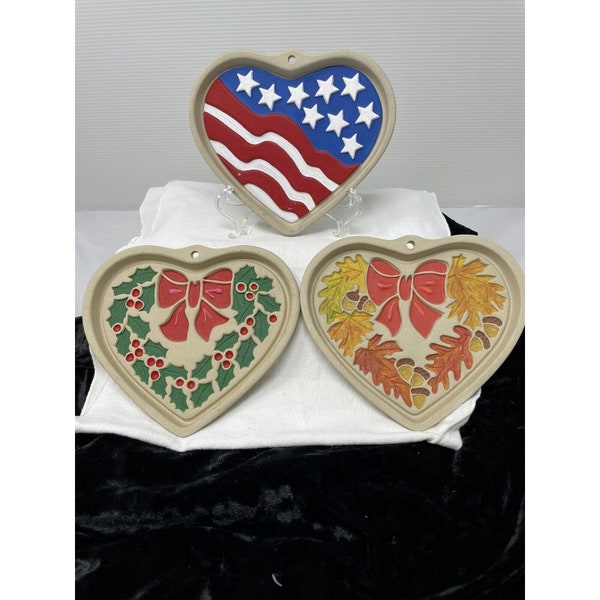 3 PAMPERED CHEF Family Heritage Stoneware Heart Molds 6”x5” Hand Painted Decor