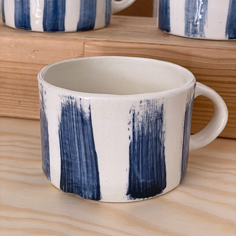 Große gelb gestreifte Tasse, handgemachte blau gestreifte Kaffeetasse, Teetasse, Frühstückstasse, Milchkaffeetasse Blue model