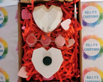 Paint Your Own Love Heart Magnet Set.  Valentine's day gift box set for kids, kids craft kit, children's valentine gift idea, kids activity