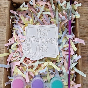 Plaster 'Best Grandma Ever' ready to paint with a magnet