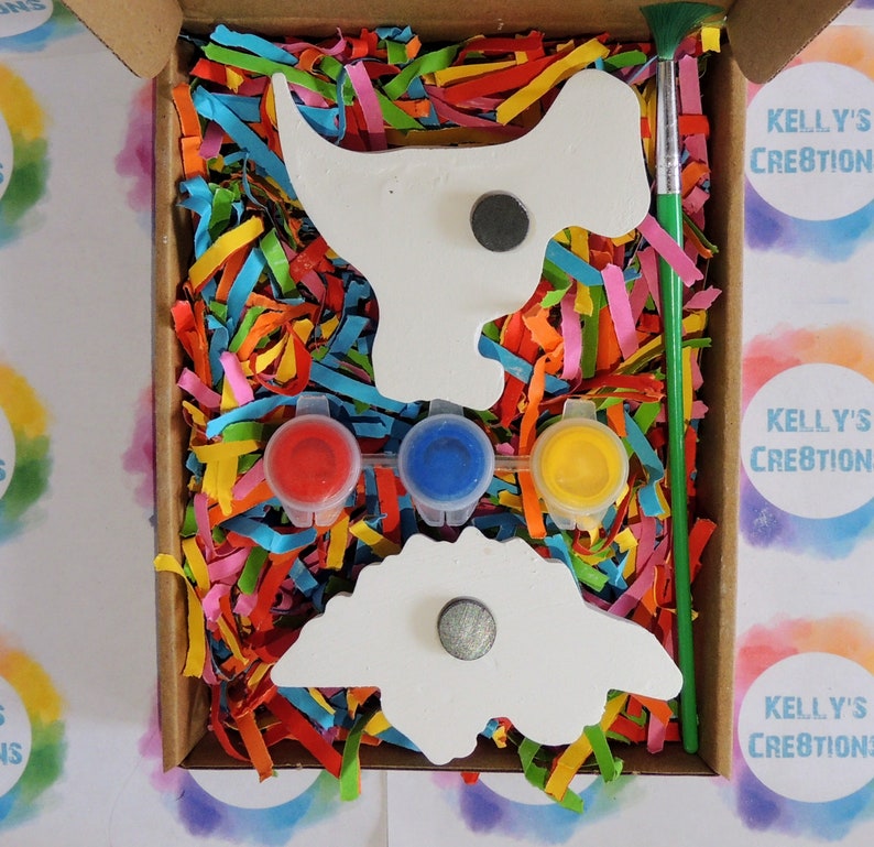 Magnet:Paint Your Own Dinosaur Party Boxes. Personalised Party Bags, Party Pack, kids craft kit, children's party gift set, party bag filler afbeelding 5