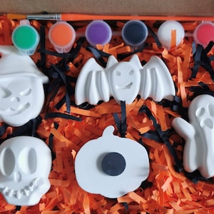 Magnet: Paint Your Own Halloween Magnet Set. Halloween activity. Ceramic craft kit. Children&#39;s Painting Kit.