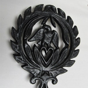 Vintage CAST IRON TRIVET Country Farmhouse Black Eagle Heart Design