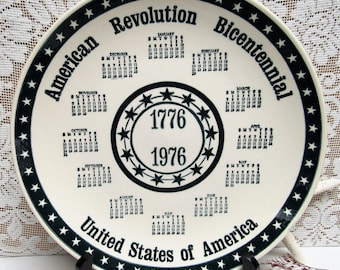 Vintage AMERICAN REVOLUTION BICENTENNIAL Calendar Plate 1976 Vintage Blue and White