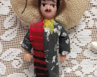 Adorable Vintage MEXICAN SOUVENIR DOLL Traditional Costume Folk Art  Clothing Senor Kitsch Sombrero Mexico