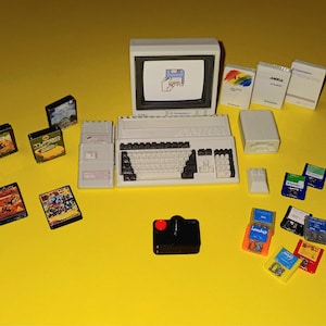 AMIGA 500 - MONITOR - Floppy 3.5 - Manuals - Joystick - Hard Drive - Mouse - Diskettes - Games Box Miniature