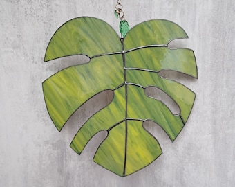 Stained Glass Monstera Leaf: Tropical Palm Glass Art with Monster Leaf Motif. Mother's Day Gift for Botanical Designs, Flower Leaf Ornament