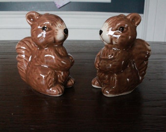 Adorable vintage squirrels salt and pepper shakers