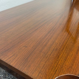 Table basse italienne vintage / Table en bois sombre / Table en bois courbé / Style art déco / Décoration vintage / Salon vintage image 9