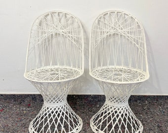 Pair of 2 RUSSELL WOODARD STYLE Spun Fiberglass Chair, Mid Century Patio Chair