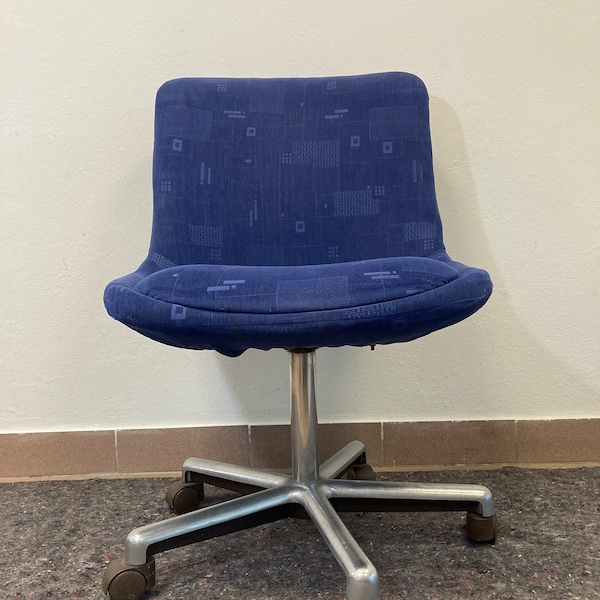 Mid-century Desk Chair / Blue office chair with wheels / 70s 80s Yugoslavia / Swivel easy chair / Retro office