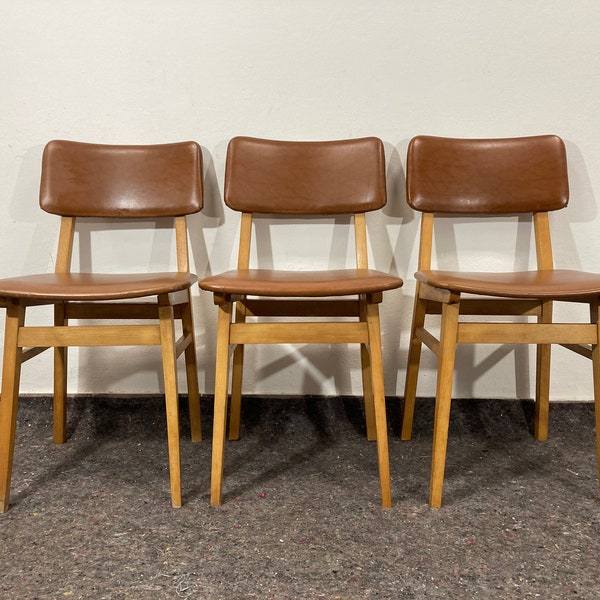 1 sur 3 rembourrage vintage Chaises en bois de salle à manger / Chaises en bois rouge foncé / Fabriqué en Yougoslavie Années 1970 / Chaise de cuisine rétro / Mid Century