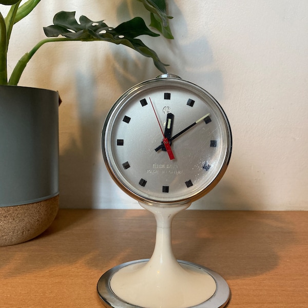 Space Age 1950s Sputnik clock/ Vintage clock/space age clock/retro clock/retro decor/vintage/ white clock / table clock / retro clock