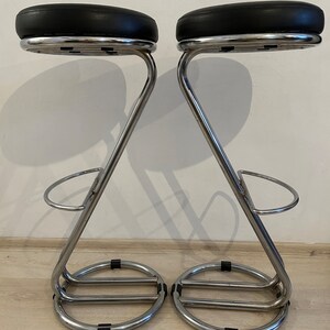 Taburetes o sillas de mostrador altas modelo Milan para cocina o barra